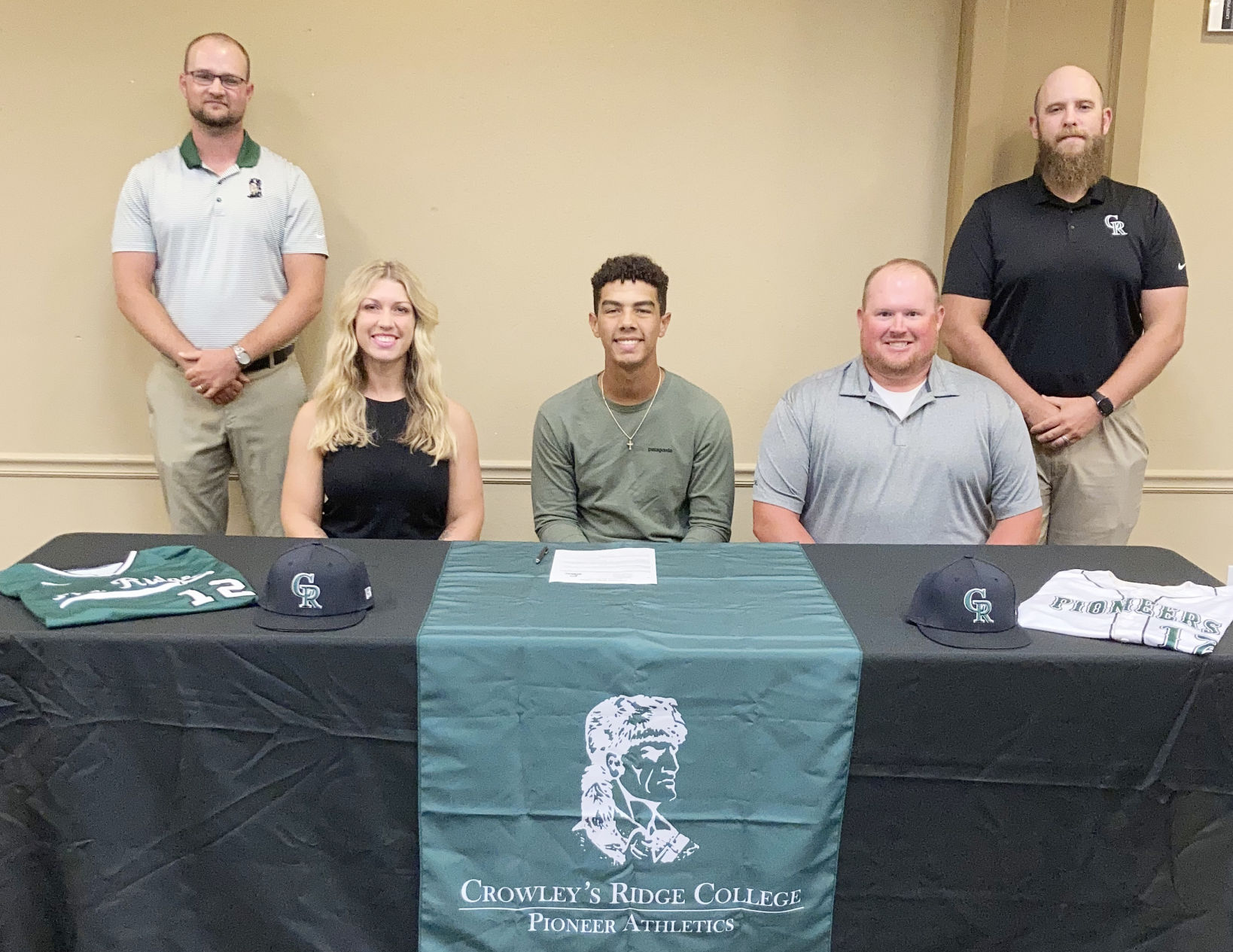 THOMAS SIGNS WITH CRC